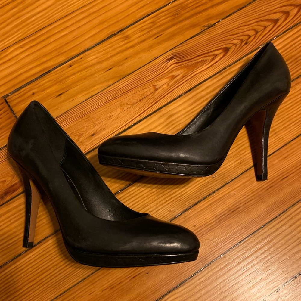 Coach pumps